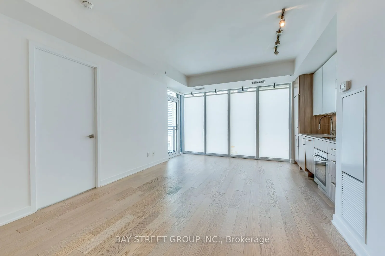 17 Dundonald Street, #1601