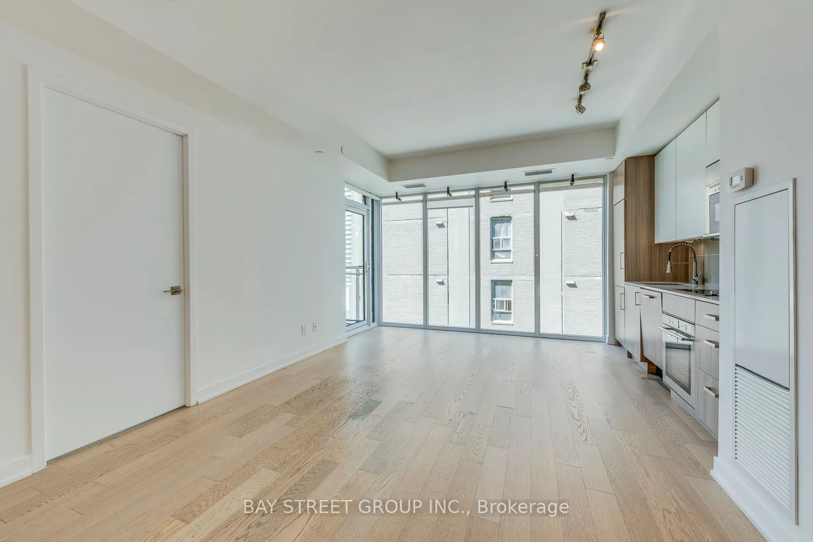 17 Dundonald Street, #1601