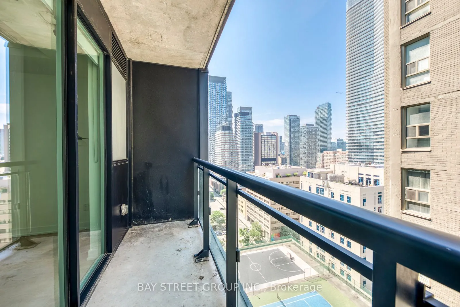17 Dundonald Street, #1601