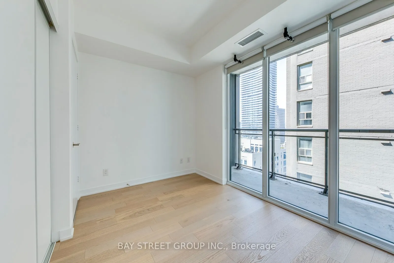 17 Dundonald Street, #1601