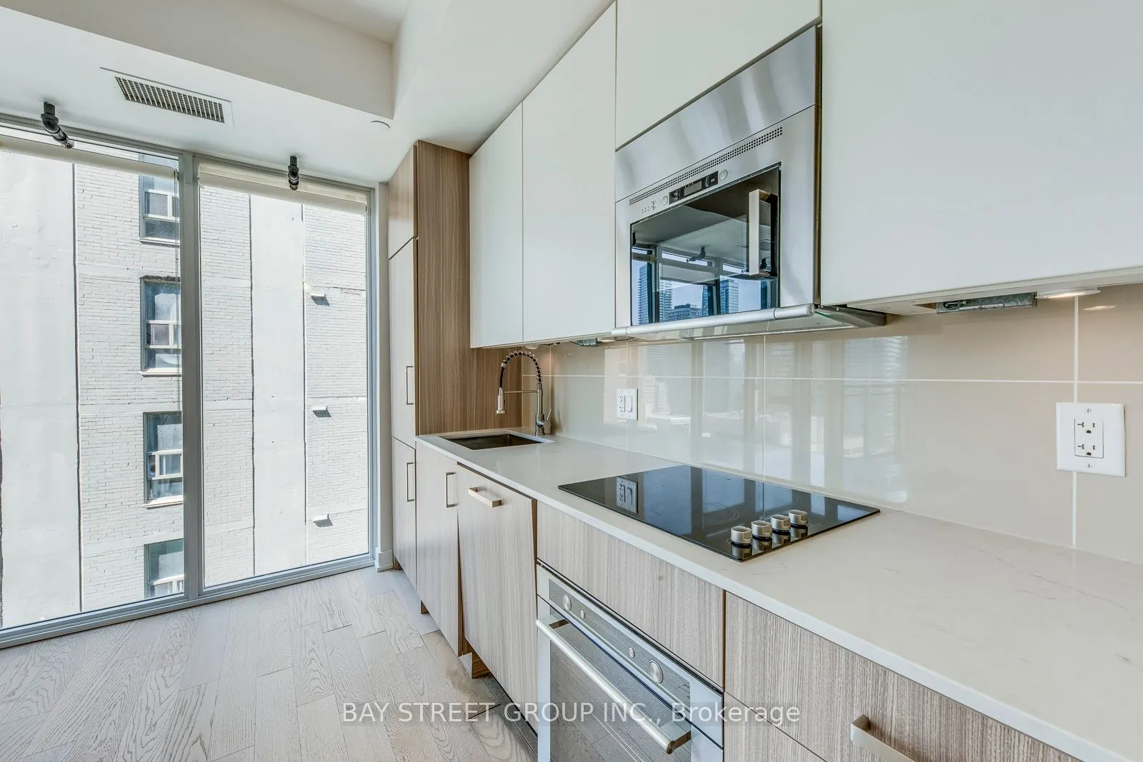17 Dundonald Street, #1601