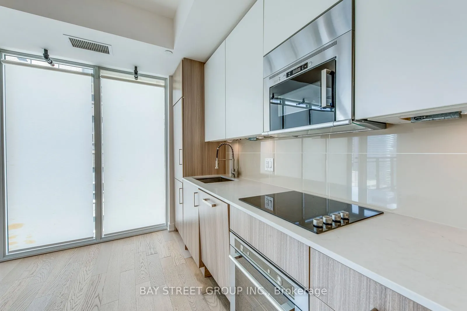 17 Dundonald Street, #1601