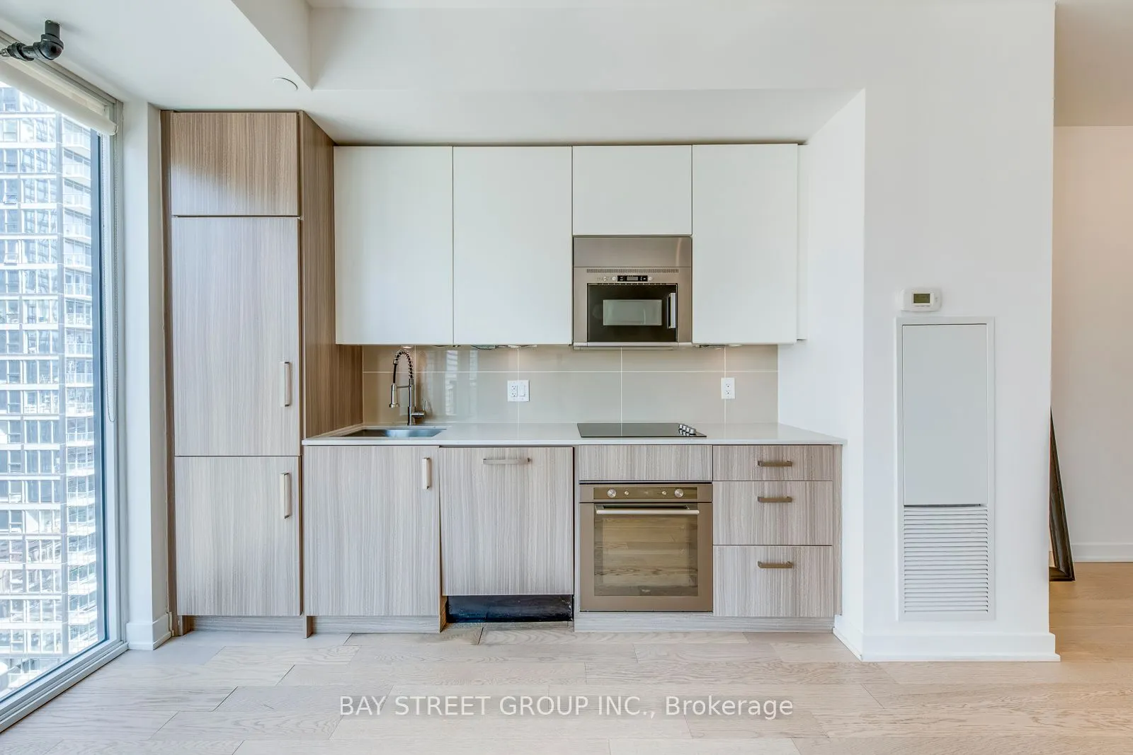 17 Dundonald Street, #1601