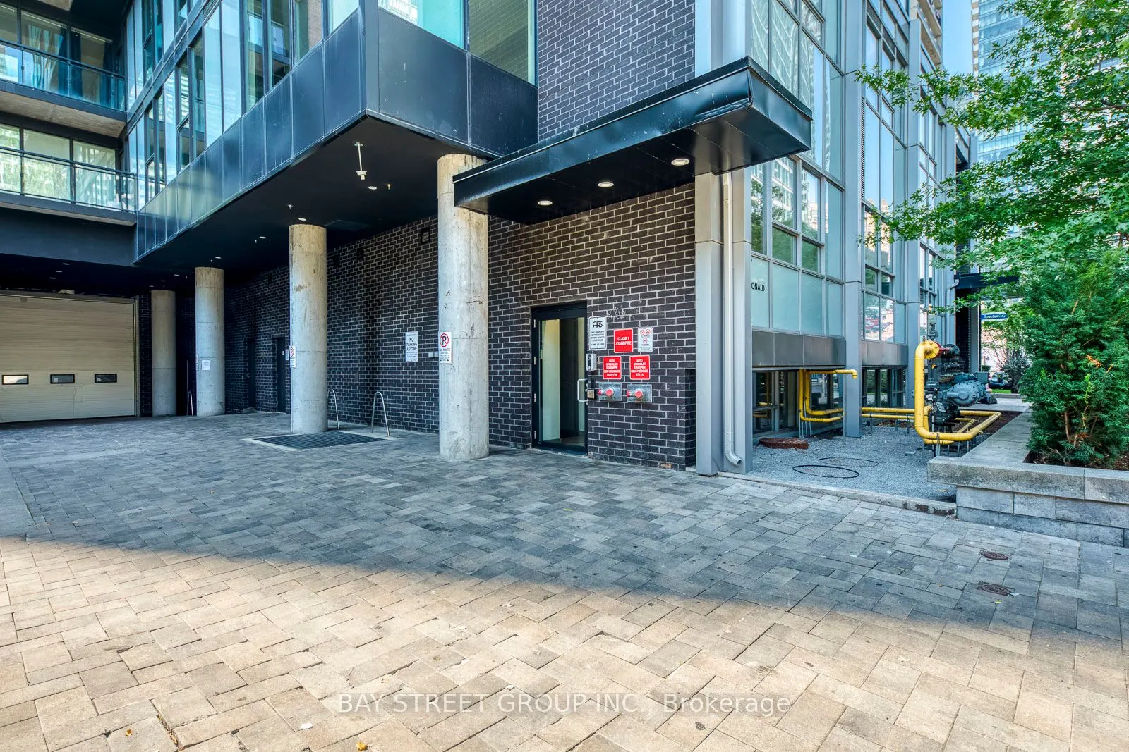 17 Dundonald Street, #1601