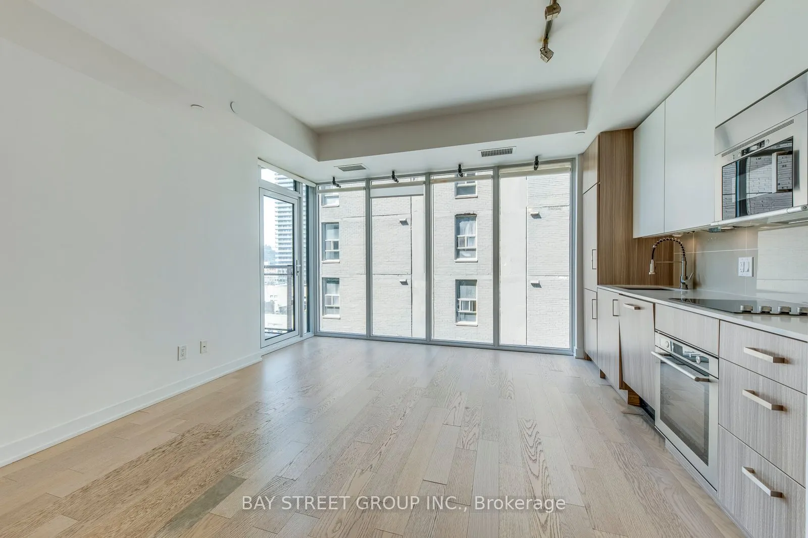 17 Dundonald Street, #1601