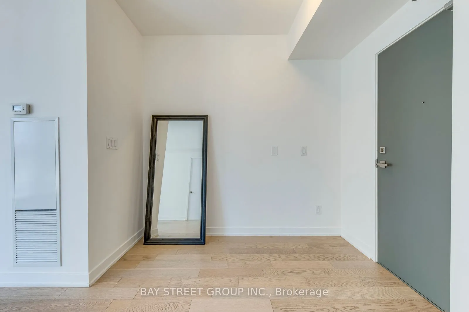 17 Dundonald Street, #1601