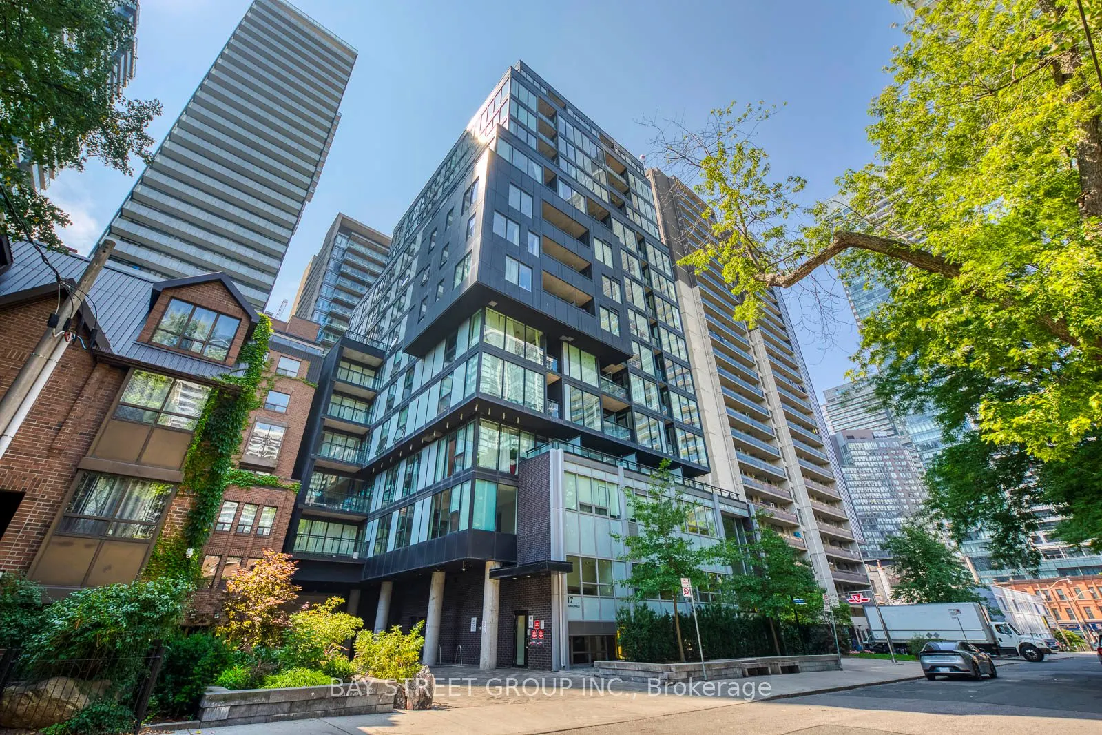 17 Dundonald Street, #1601