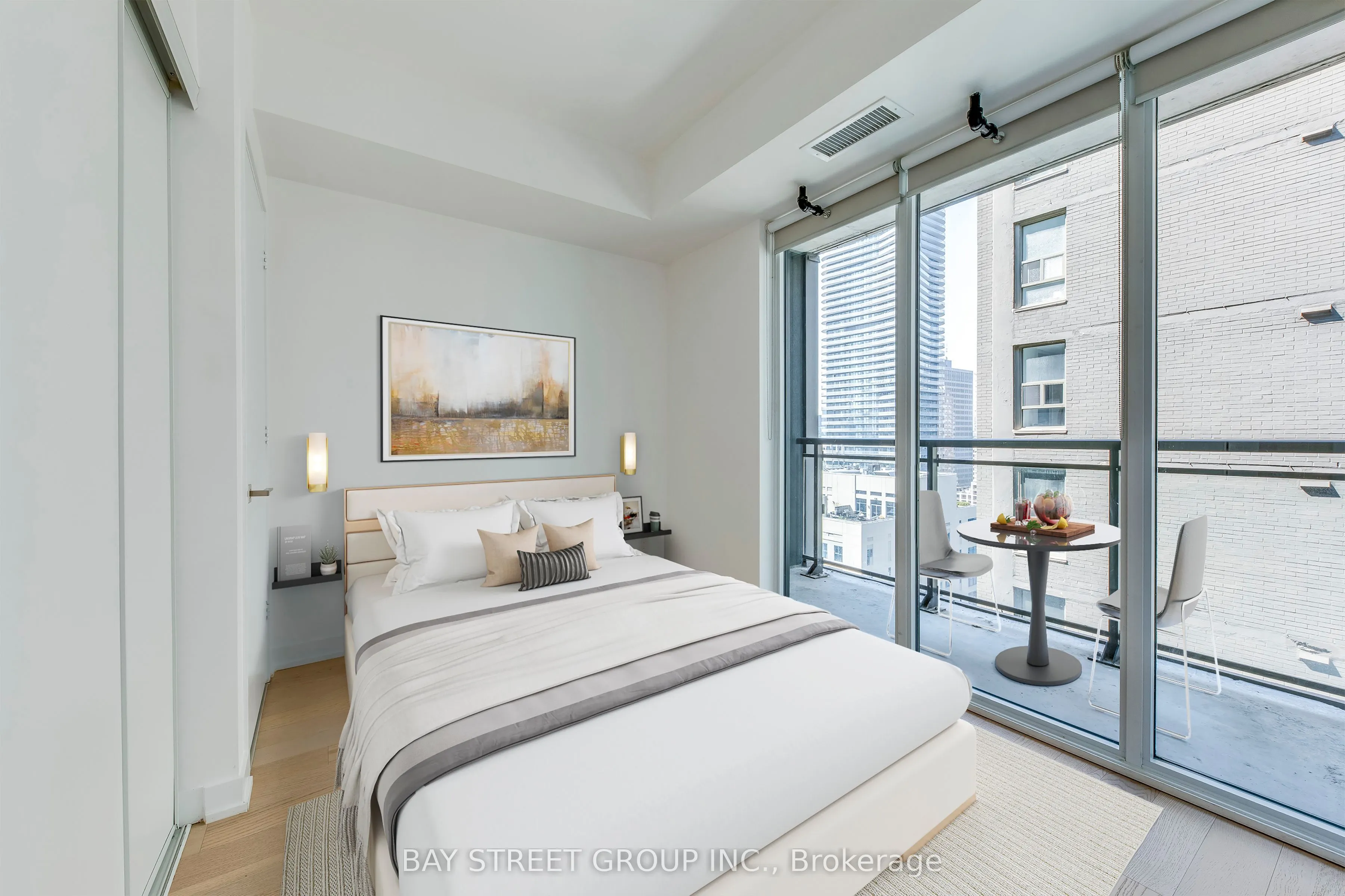 17 Dundonald Street, #1601
