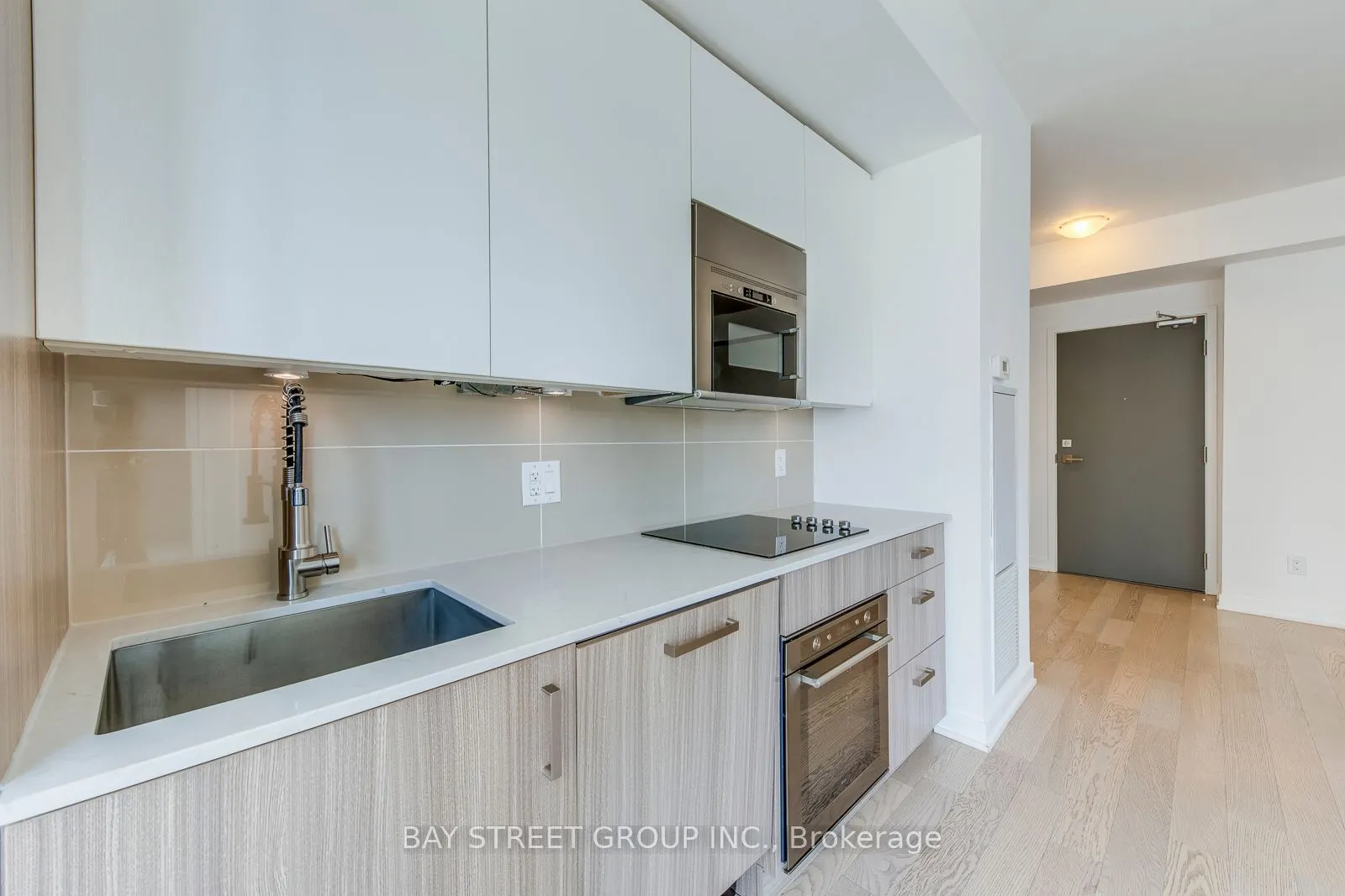17 Dundonald Street, #1601
