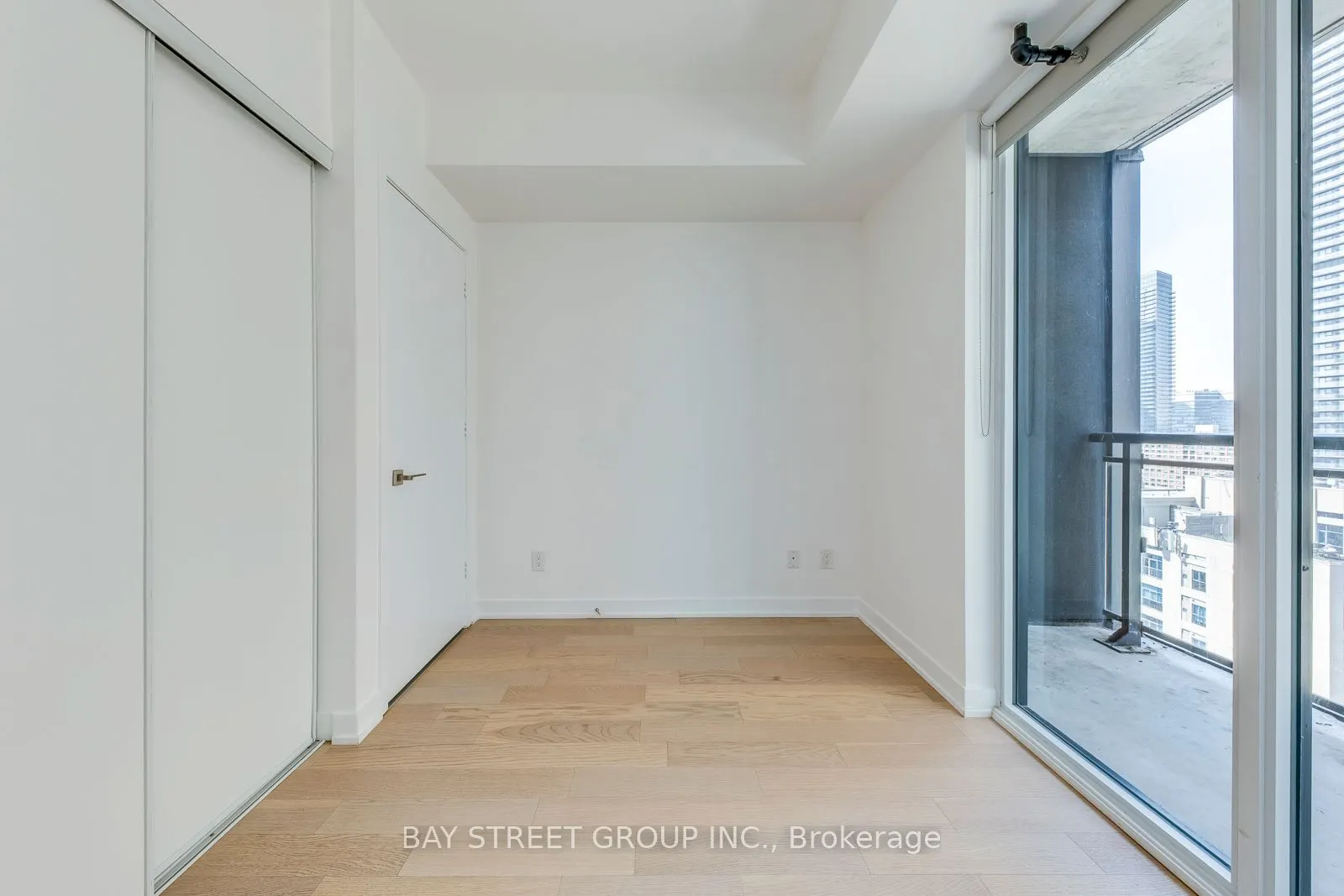 17 Dundonald Street, #1601