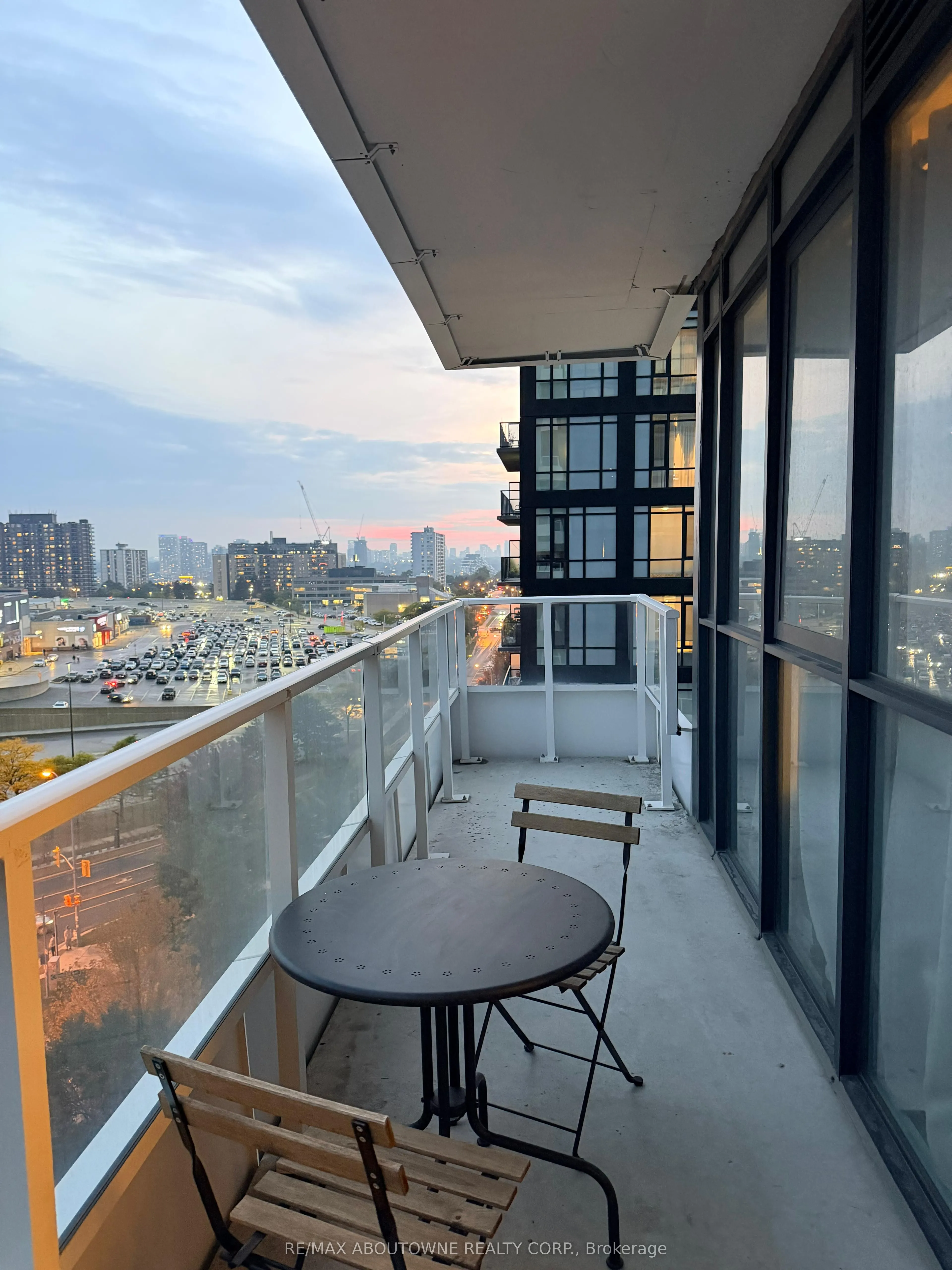 180 Fairview Mall Drive, #902