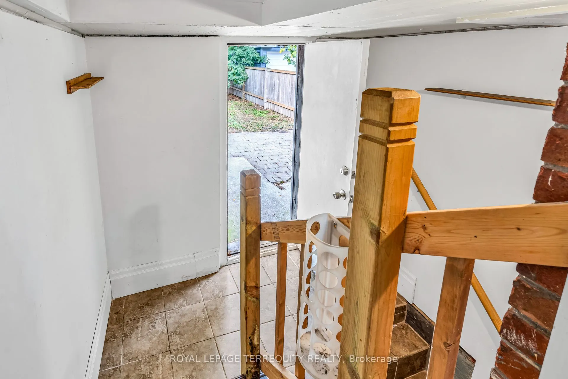 78 Lawrence Avenue W