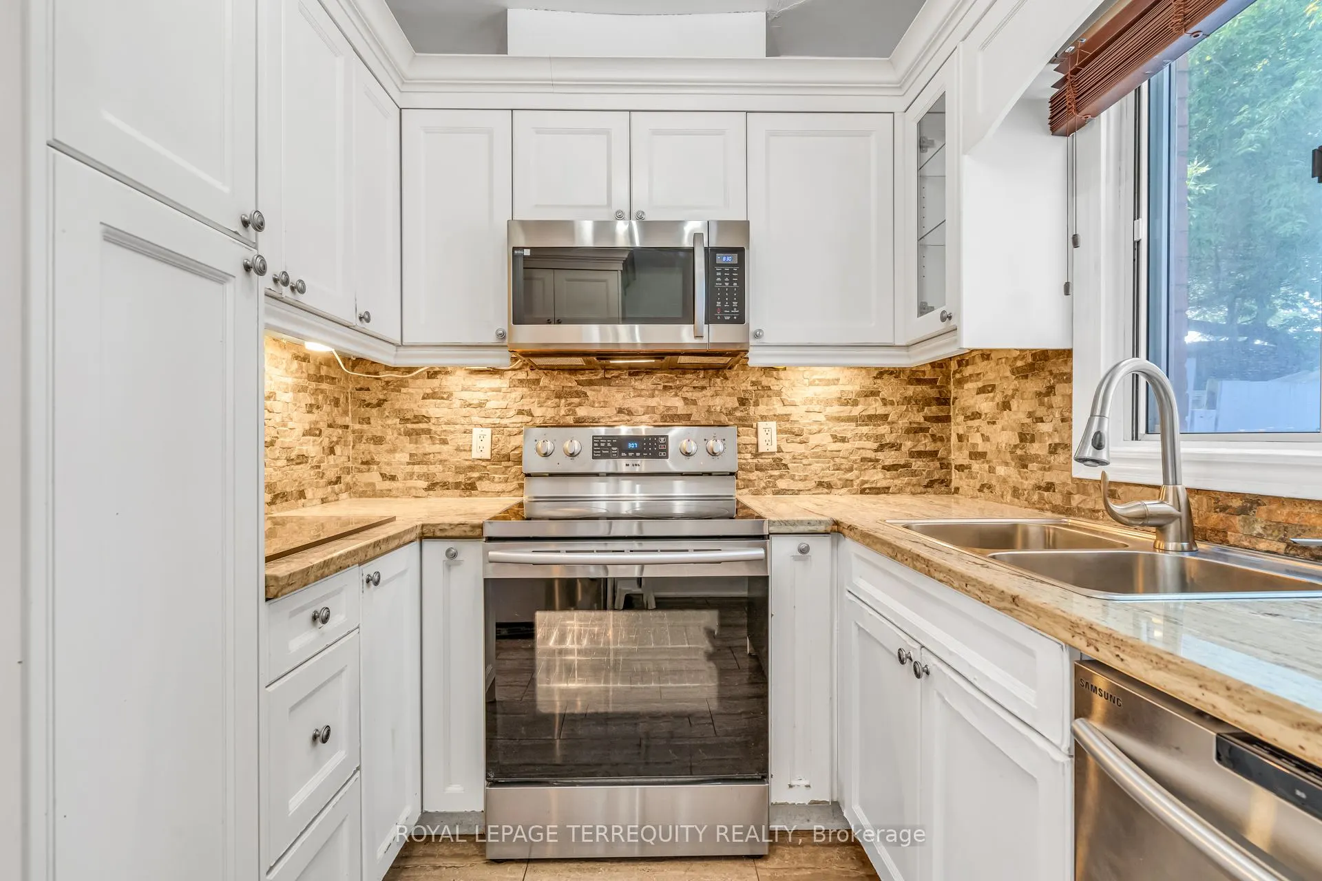 78 Lawrence Avenue W