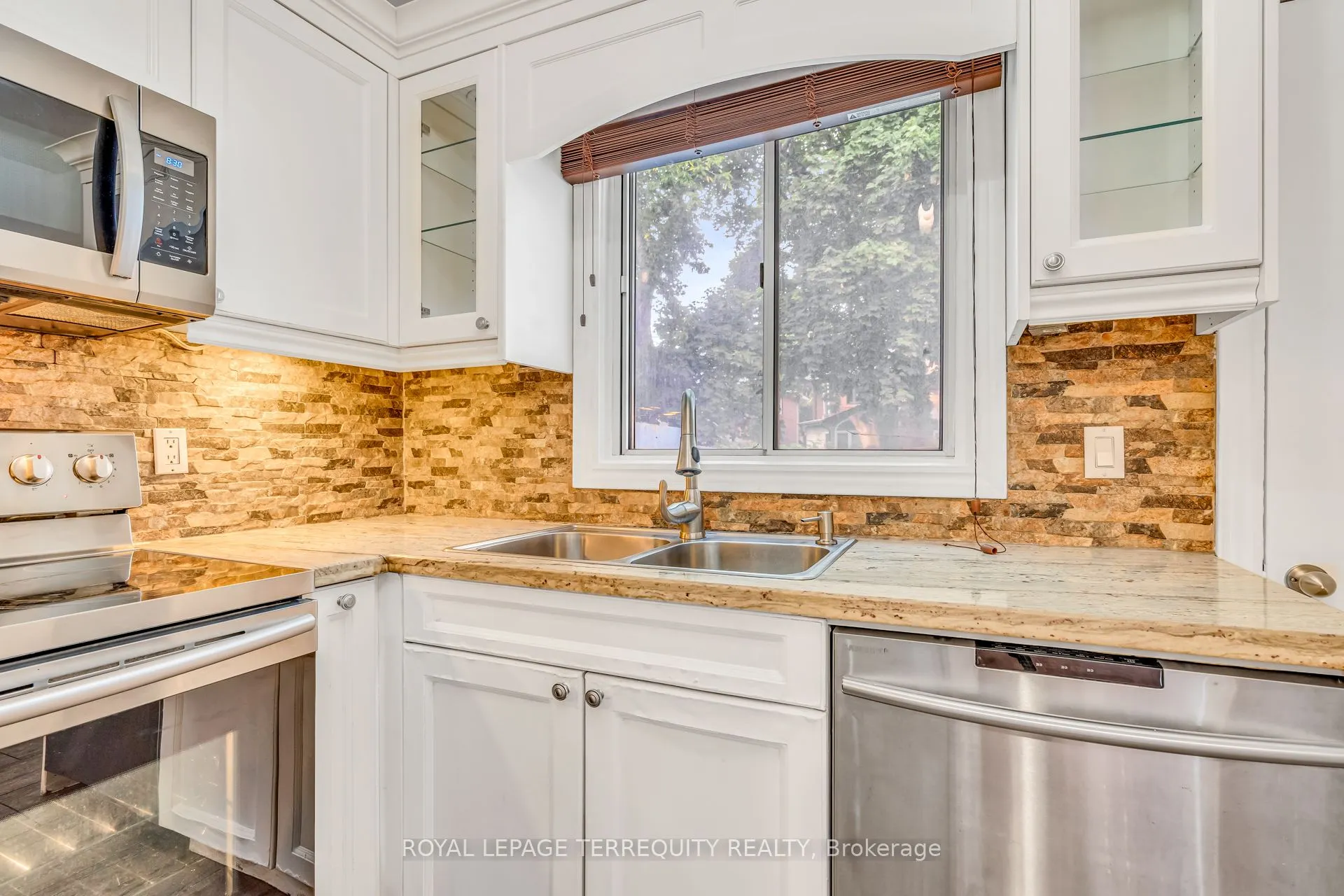 78 Lawrence Avenue W