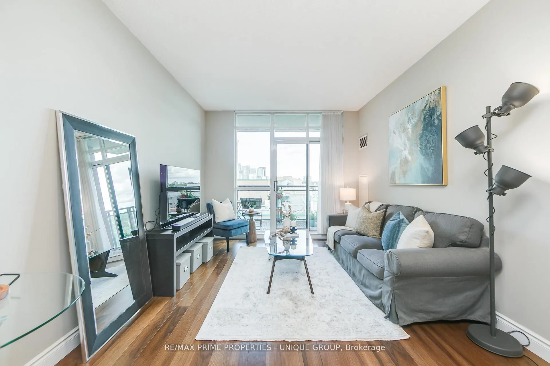 319 Merton Street, #904
