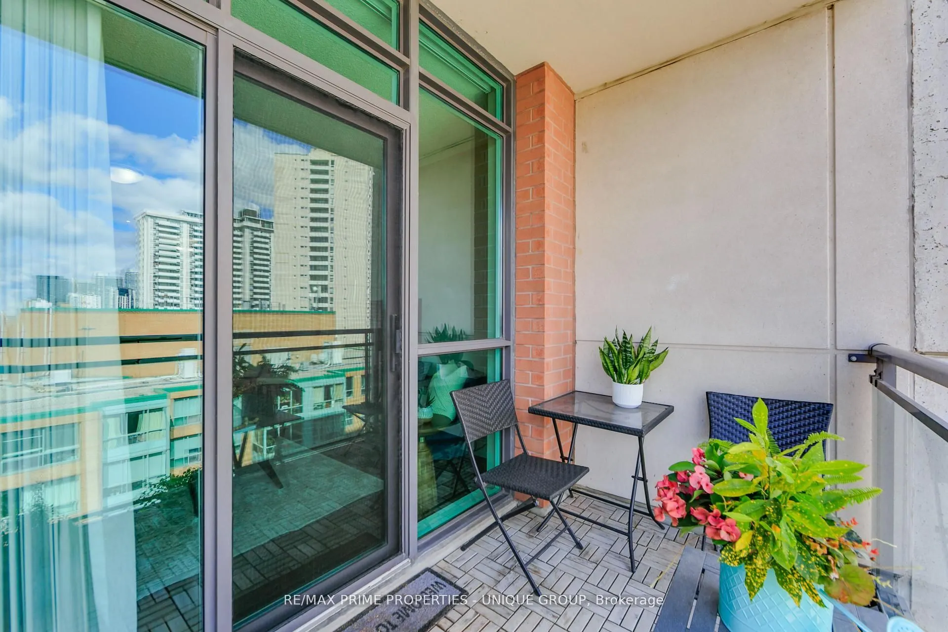 319 Merton Street, #904