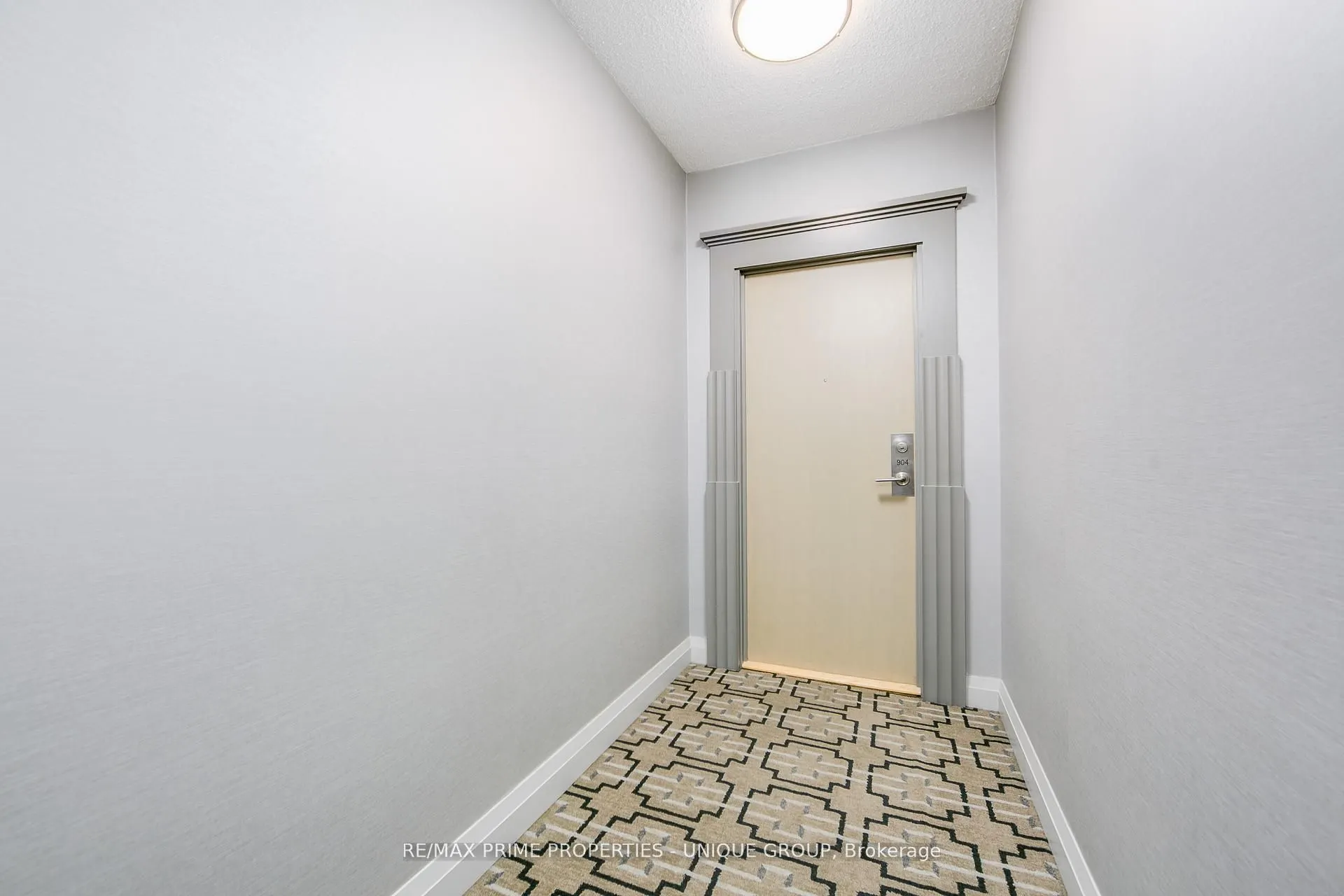 319 Merton Street, #904