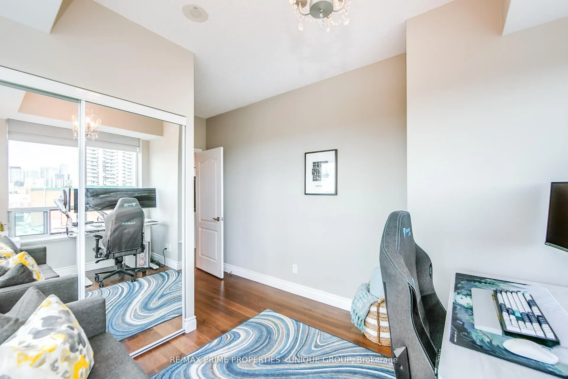 319 Merton Street, #904