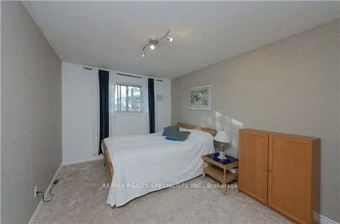 290 Mcnicoll Avenue, #Upper