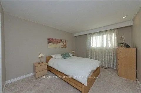 290 Mcnicoll Avenue, #Upper