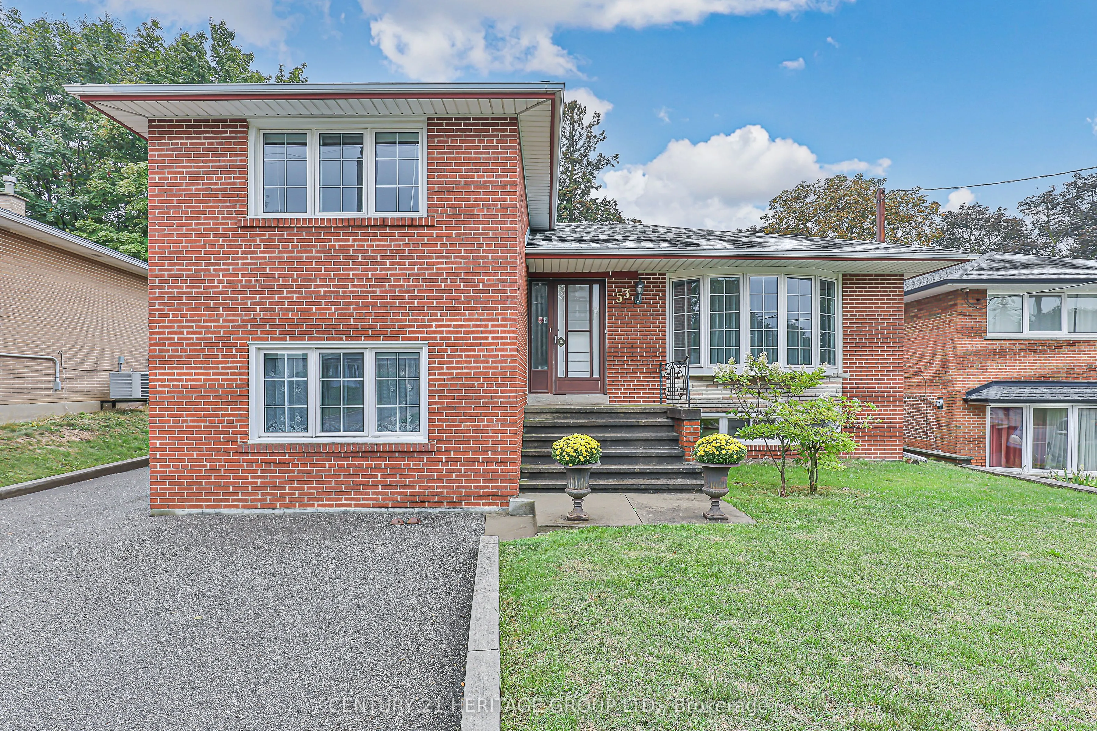 53 Caronport Crescent