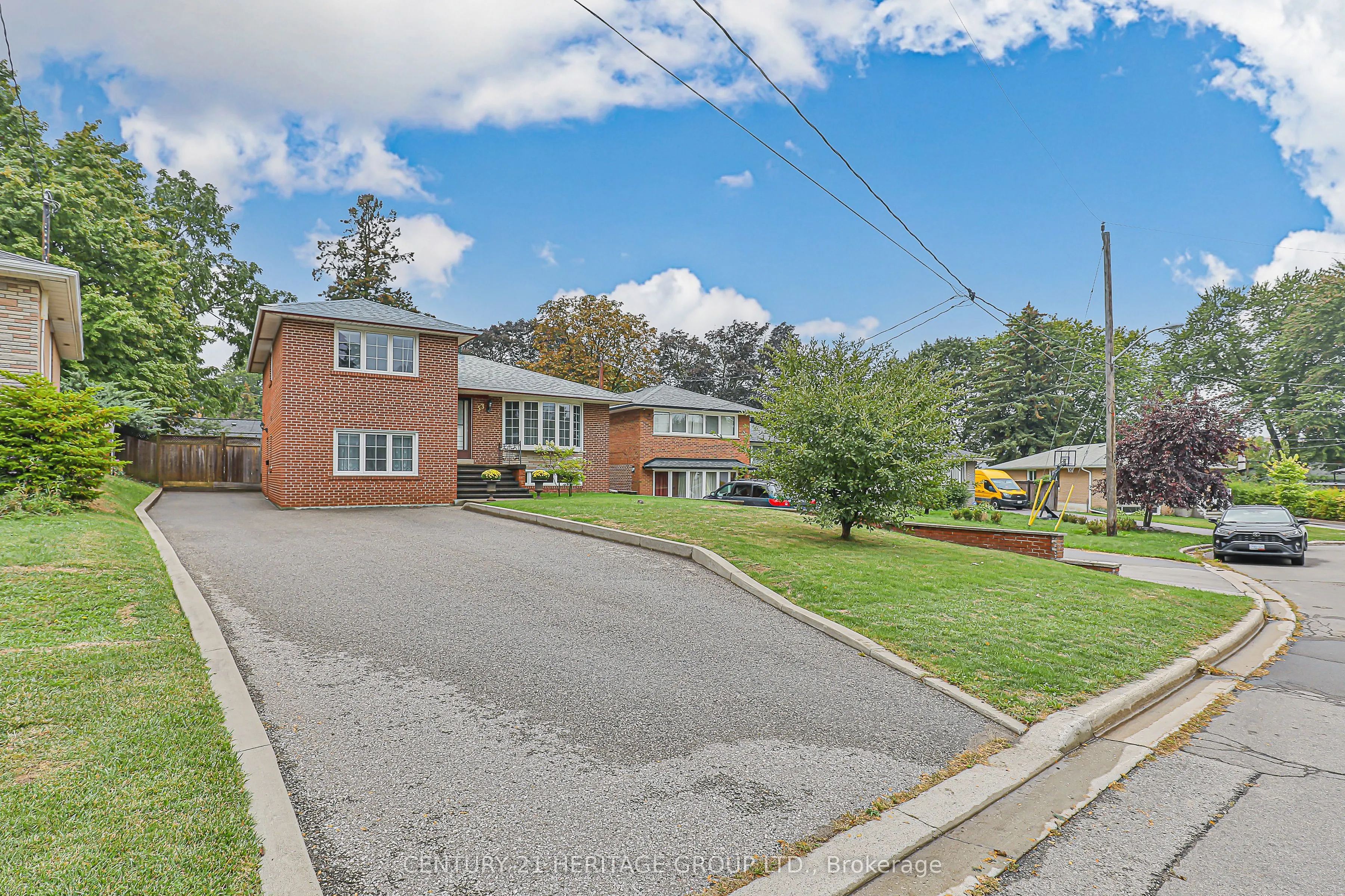 53 Caronport Crescent