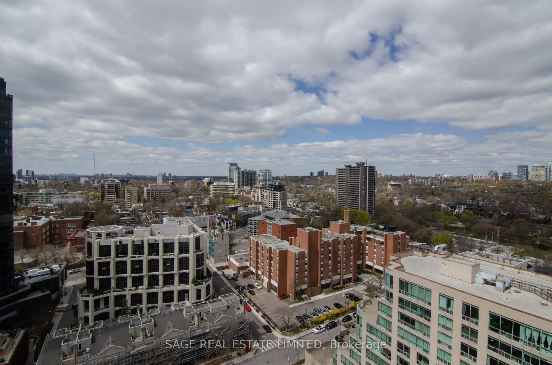 914 Yonge Street, #1706