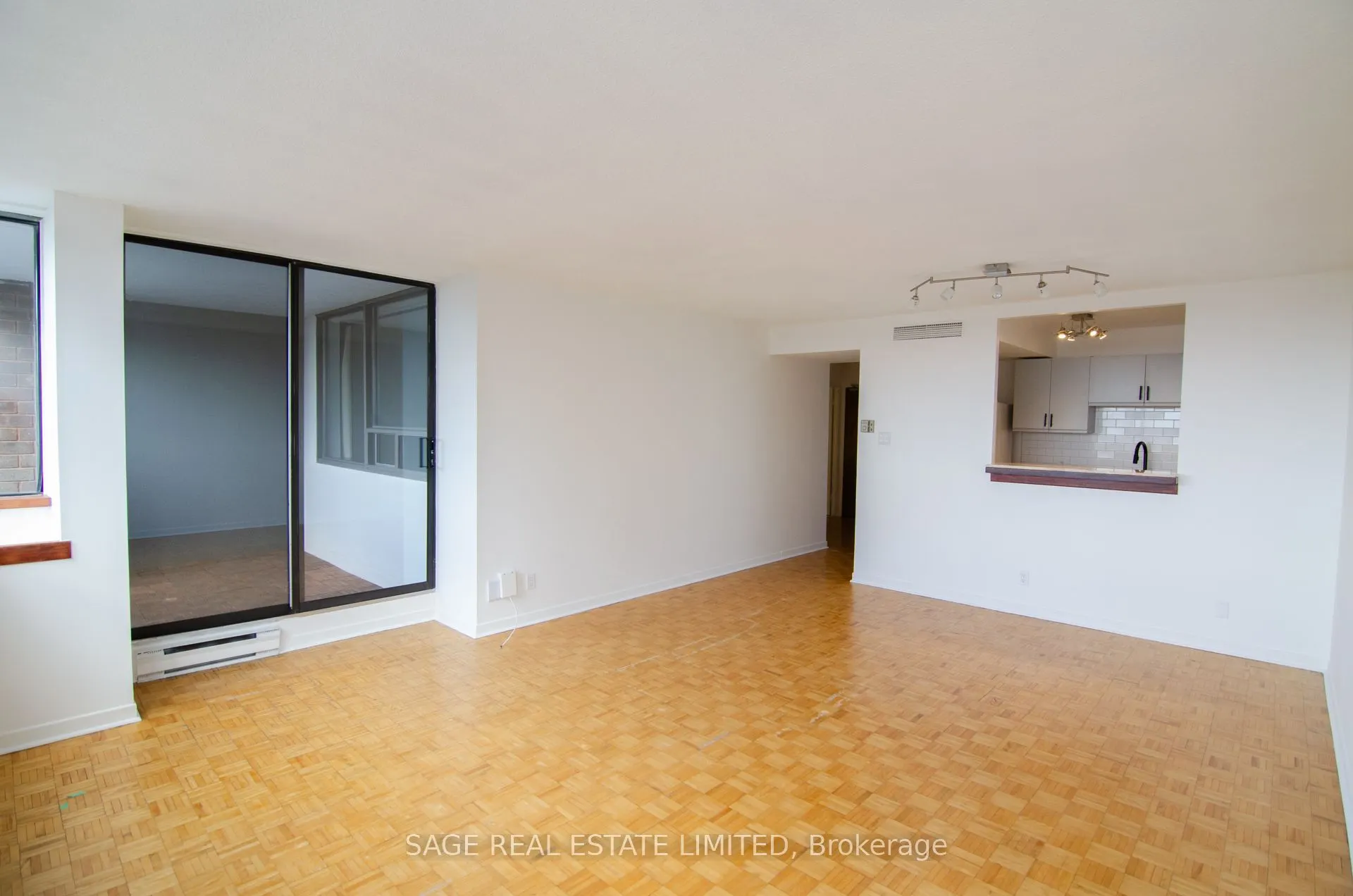 914 Yonge Street, #1706