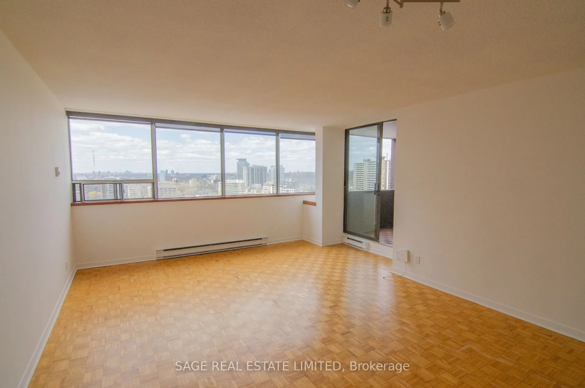 914 Yonge Street, #1706
