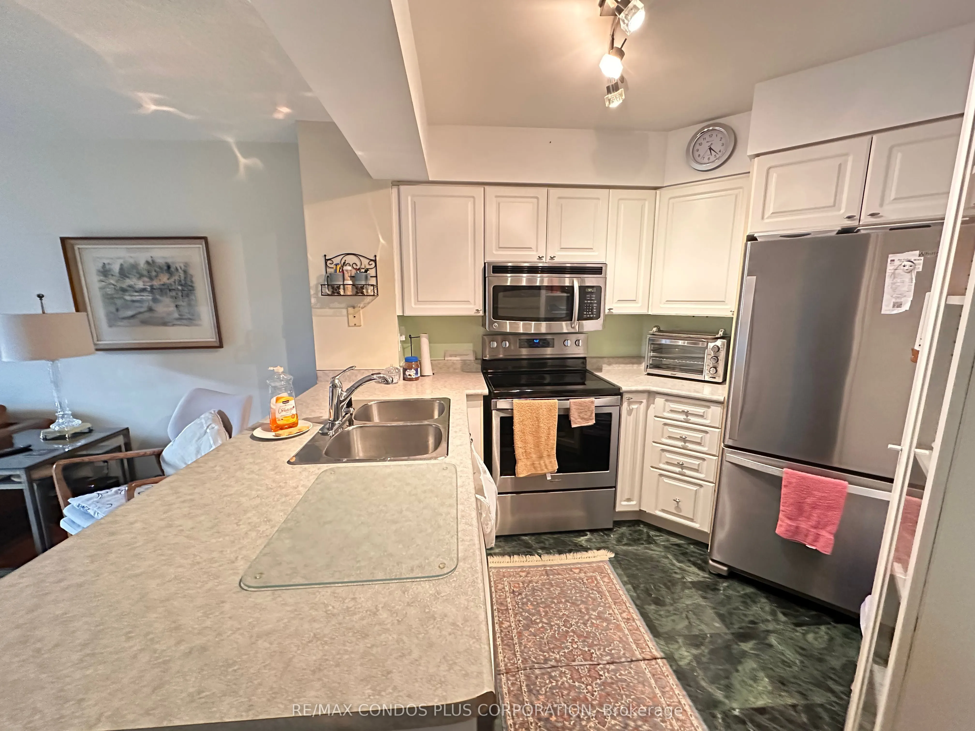 750 Bay Street, #905