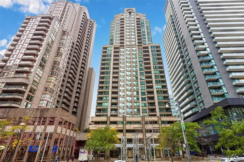 750 Bay Street, #905
