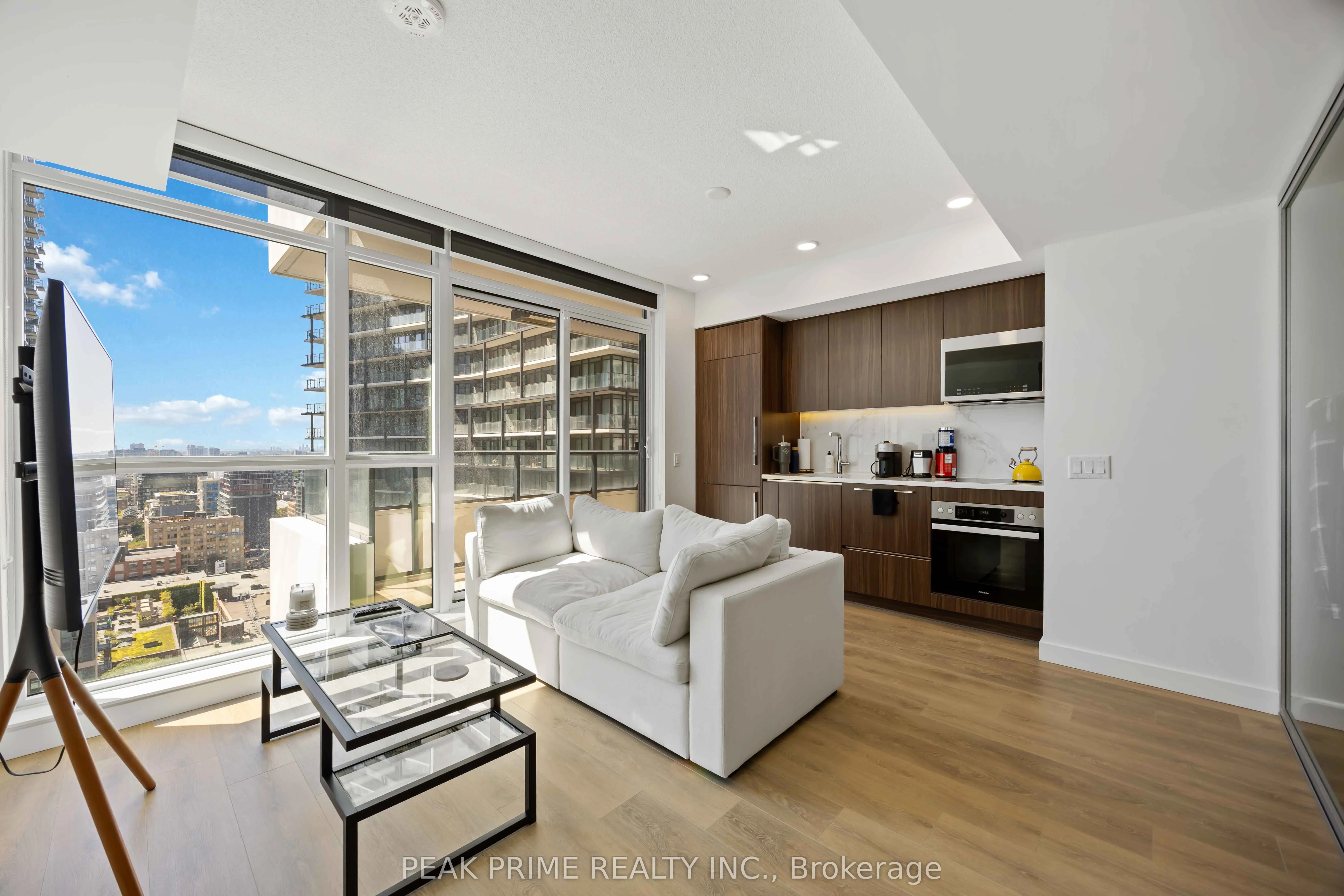 38 Widmer Street, #2610