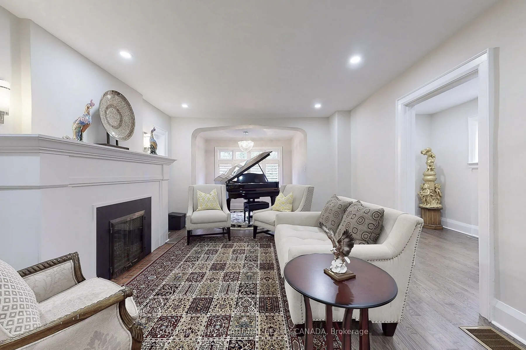 182 Duplex Avenue