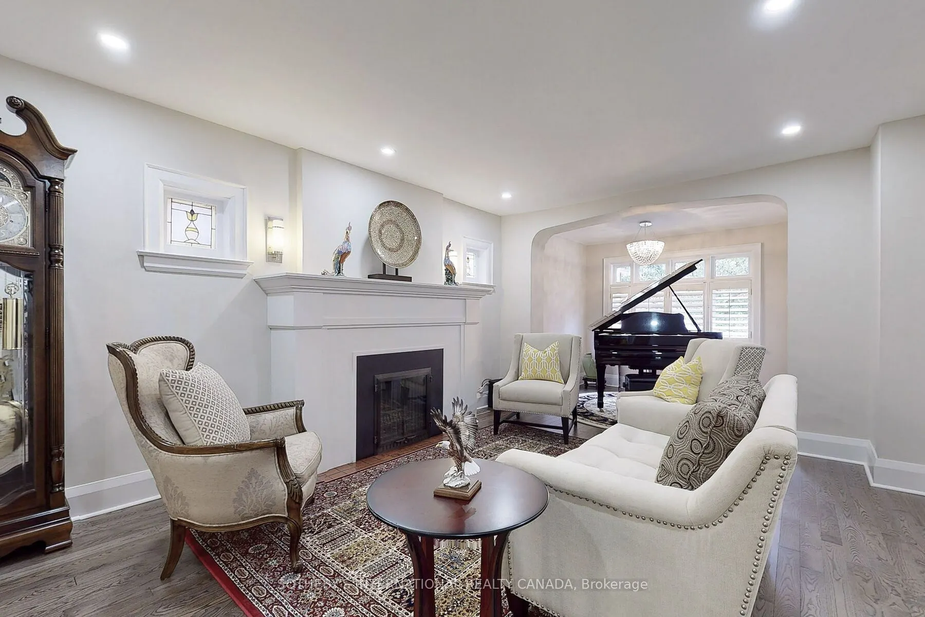 182 Duplex Avenue
