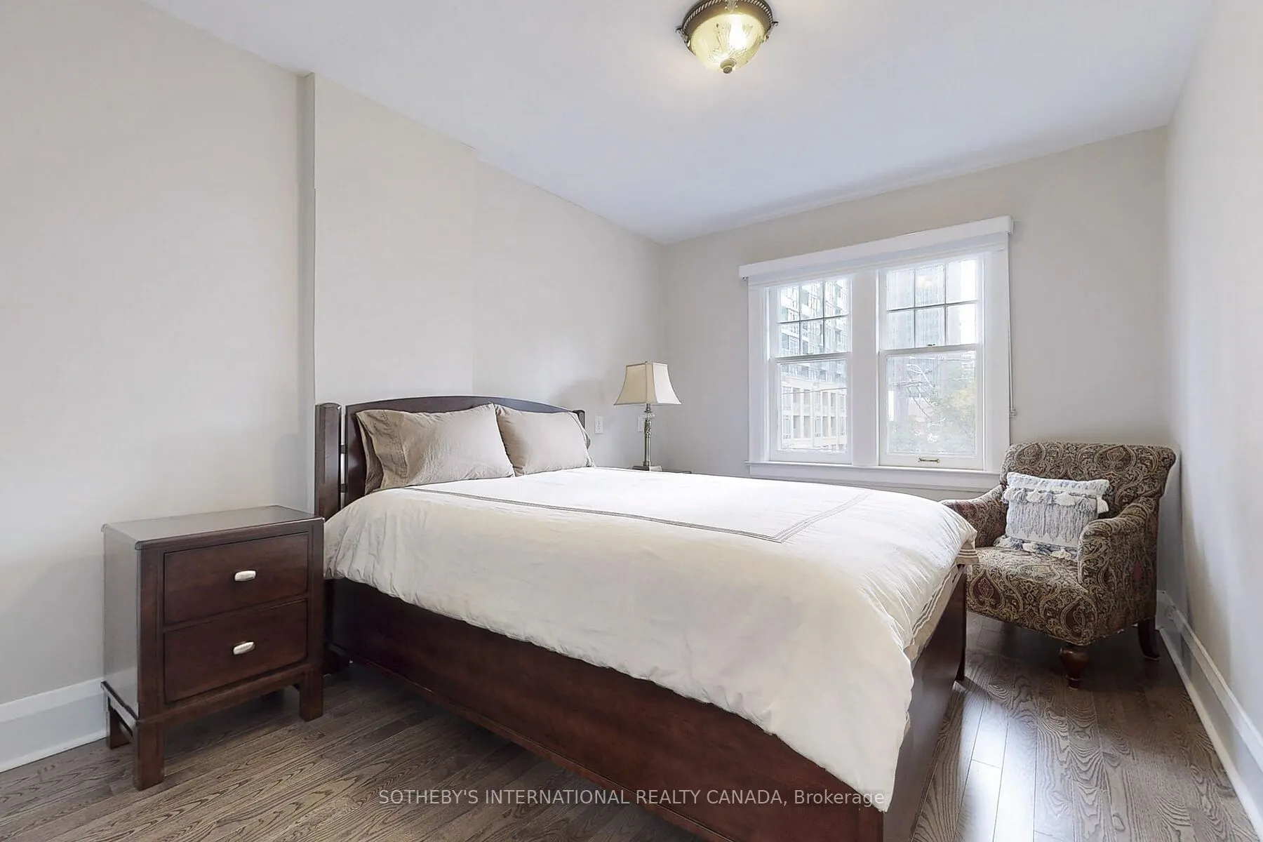 182 Duplex Avenue