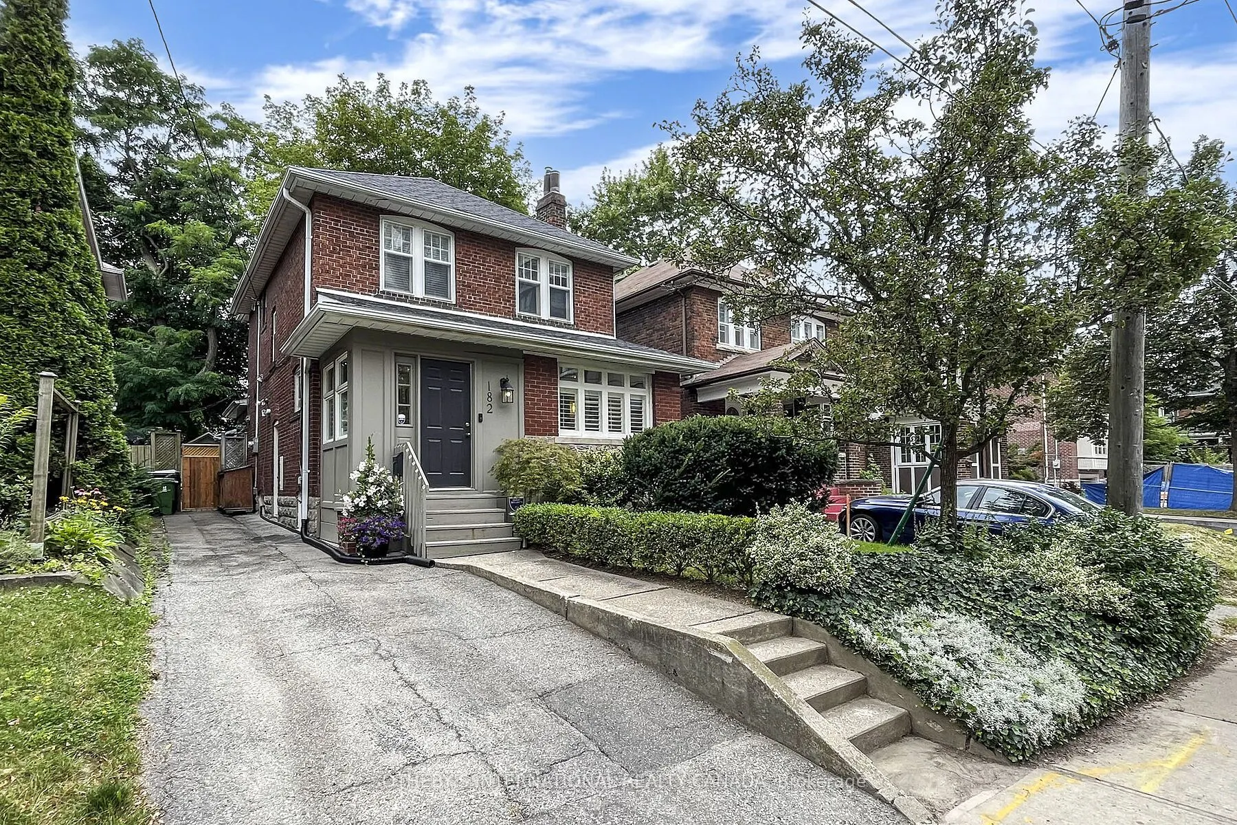 182 Duplex Avenue