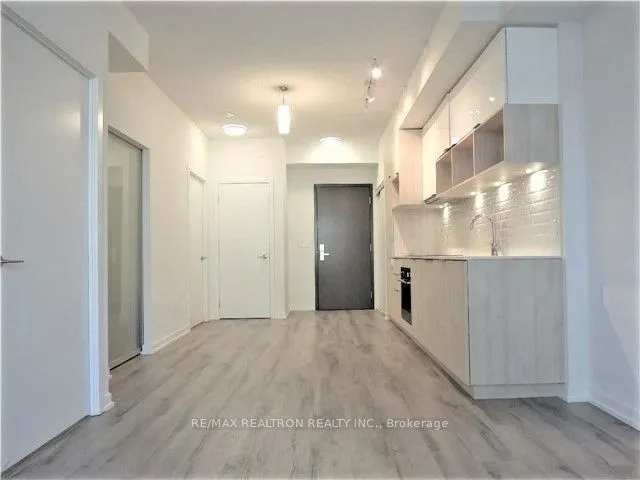 52 Forest Manor Road, #206