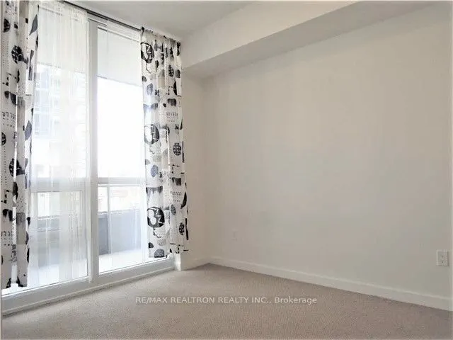52 Forest Manor Road, #206