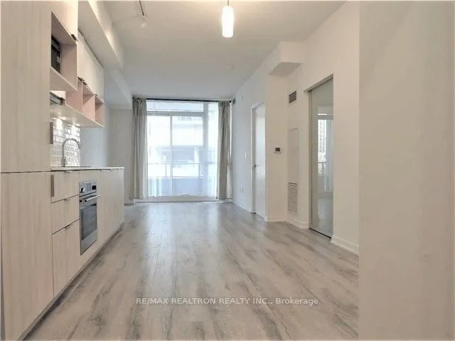 52 Forest Manor Road, #206