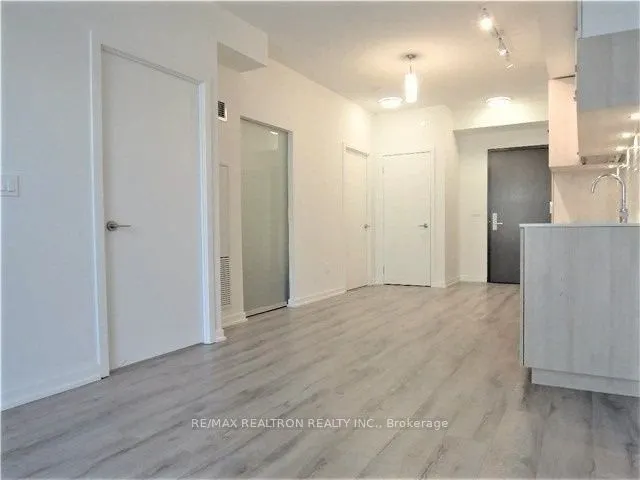 52 Forest Manor Road, #206