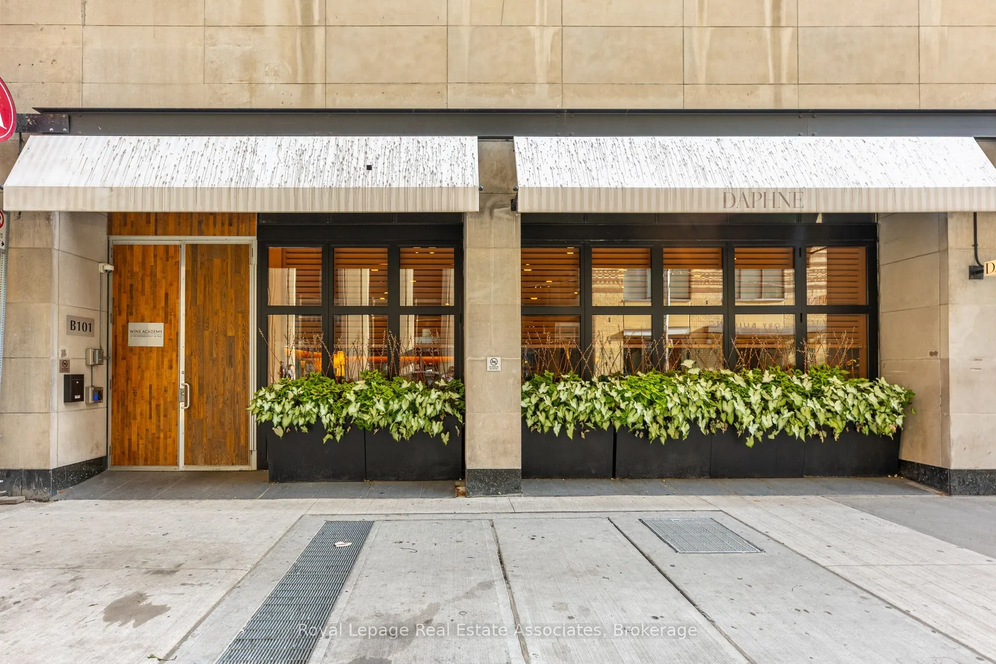67 Richmond Street W, #B101