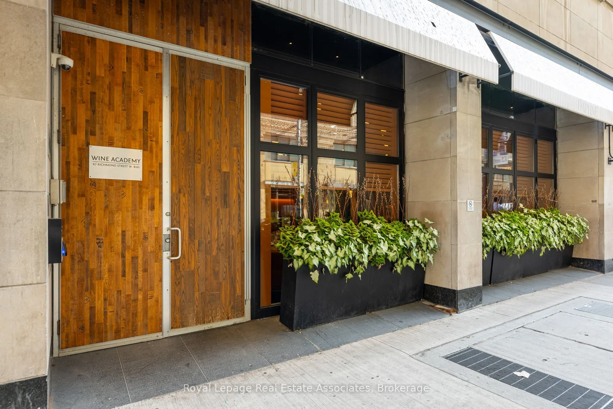 67 Richmond Street W, #B101