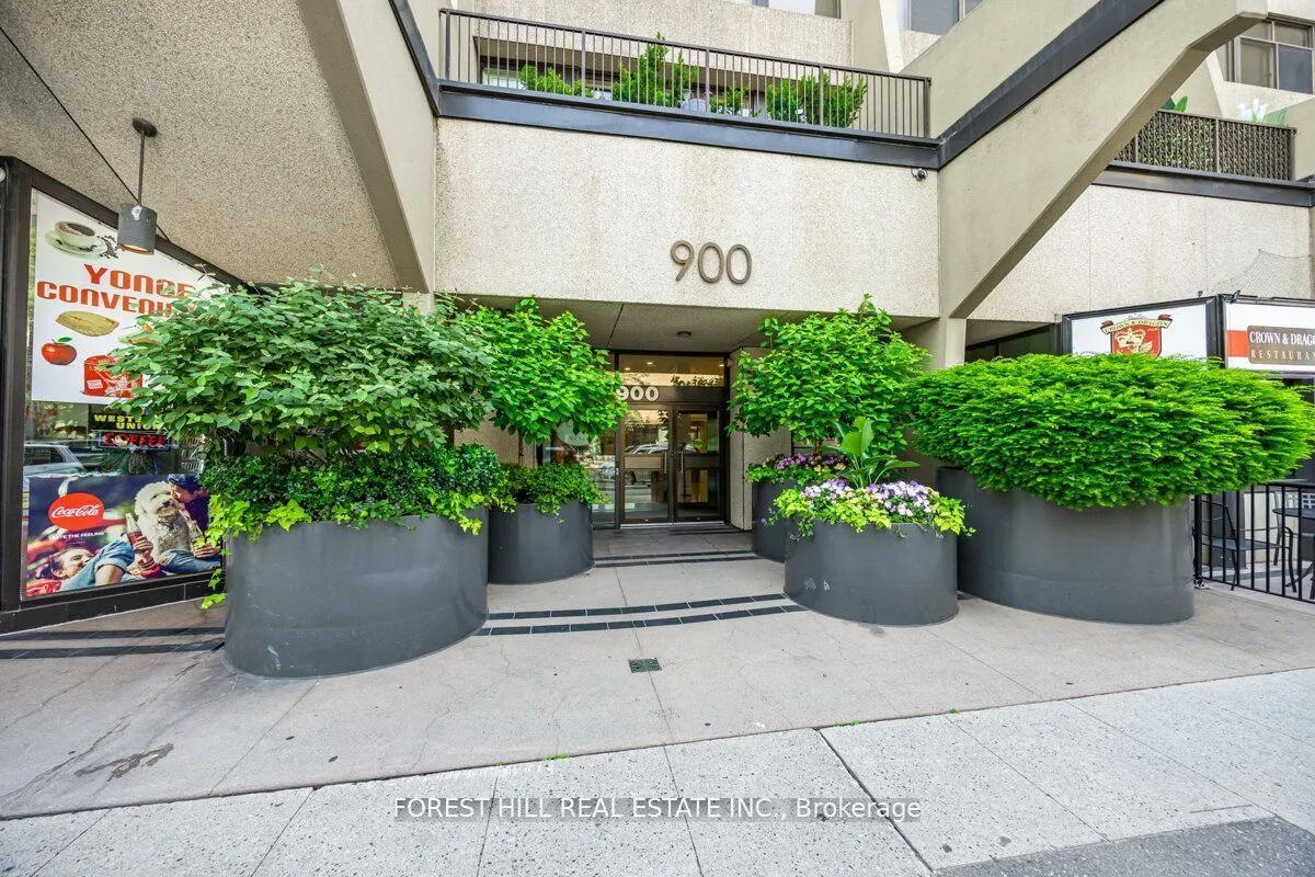 900 Yonge Street, #201