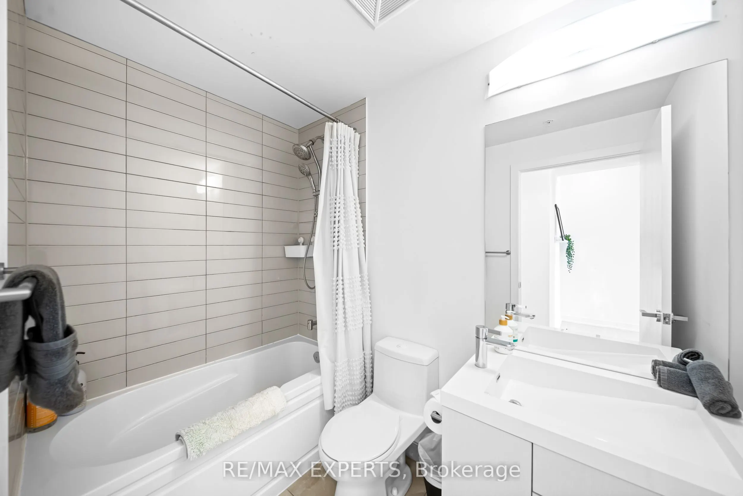 30 Nelson Street, #2807