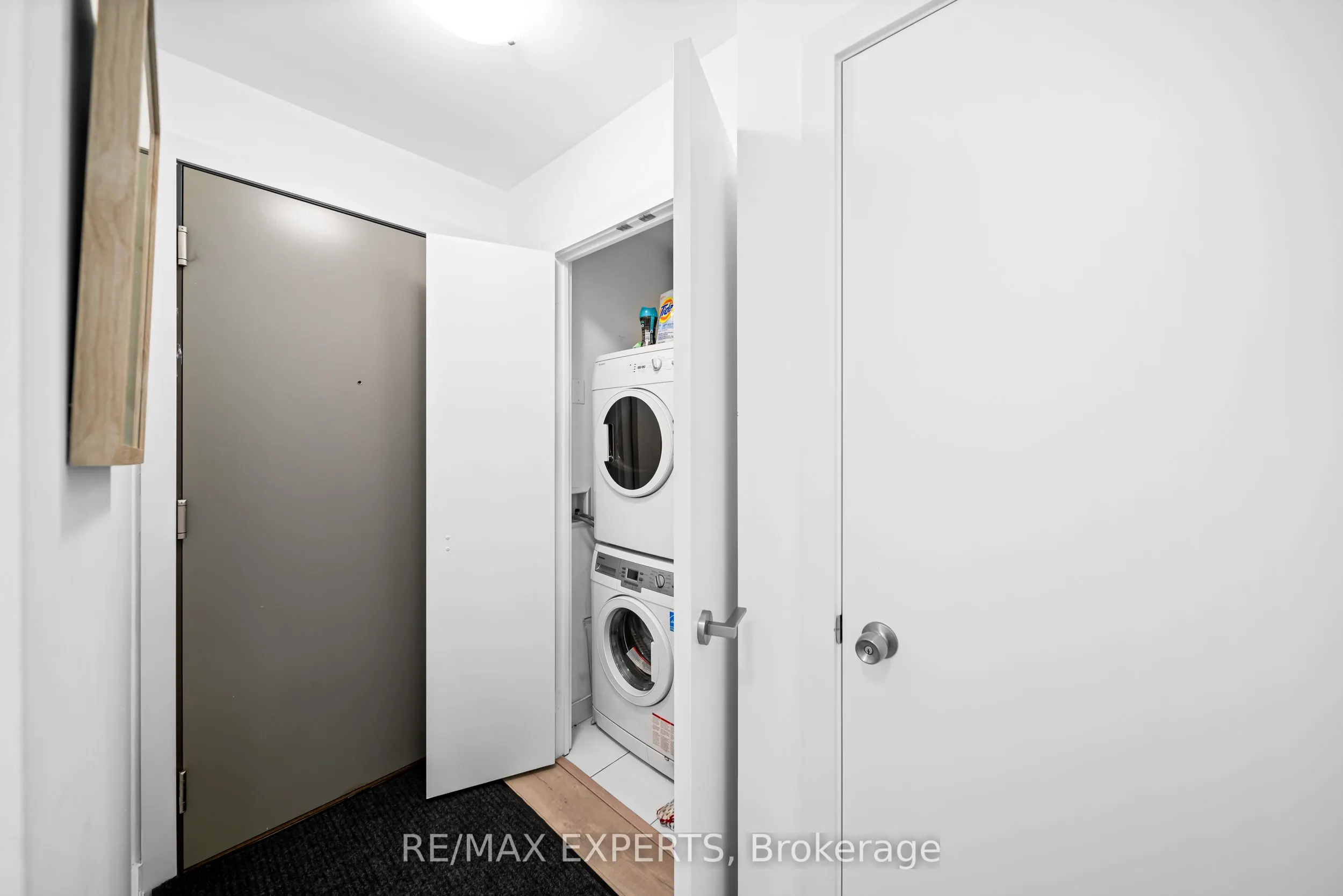 30 Nelson Street, #2807