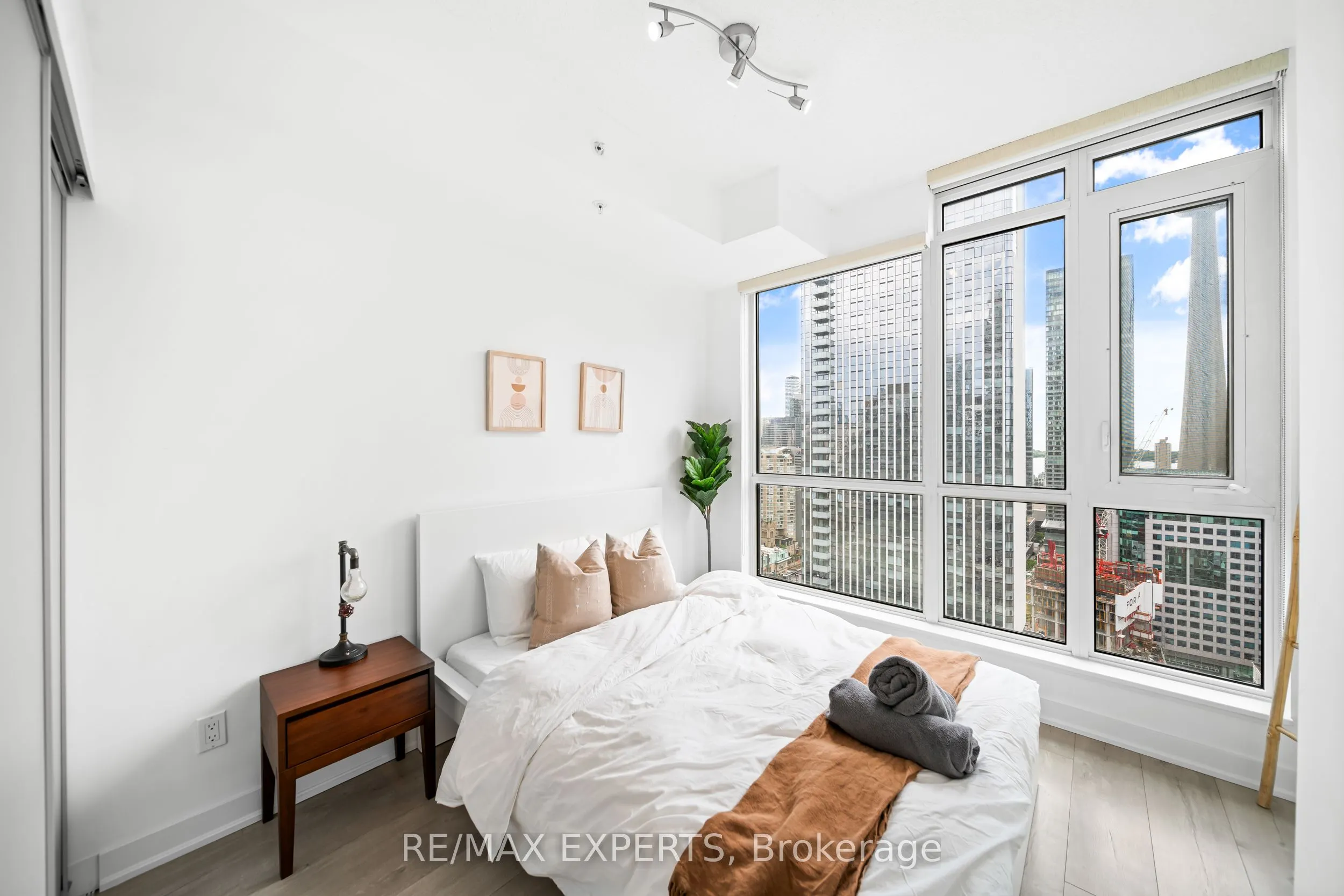 30 Nelson Street, #2807