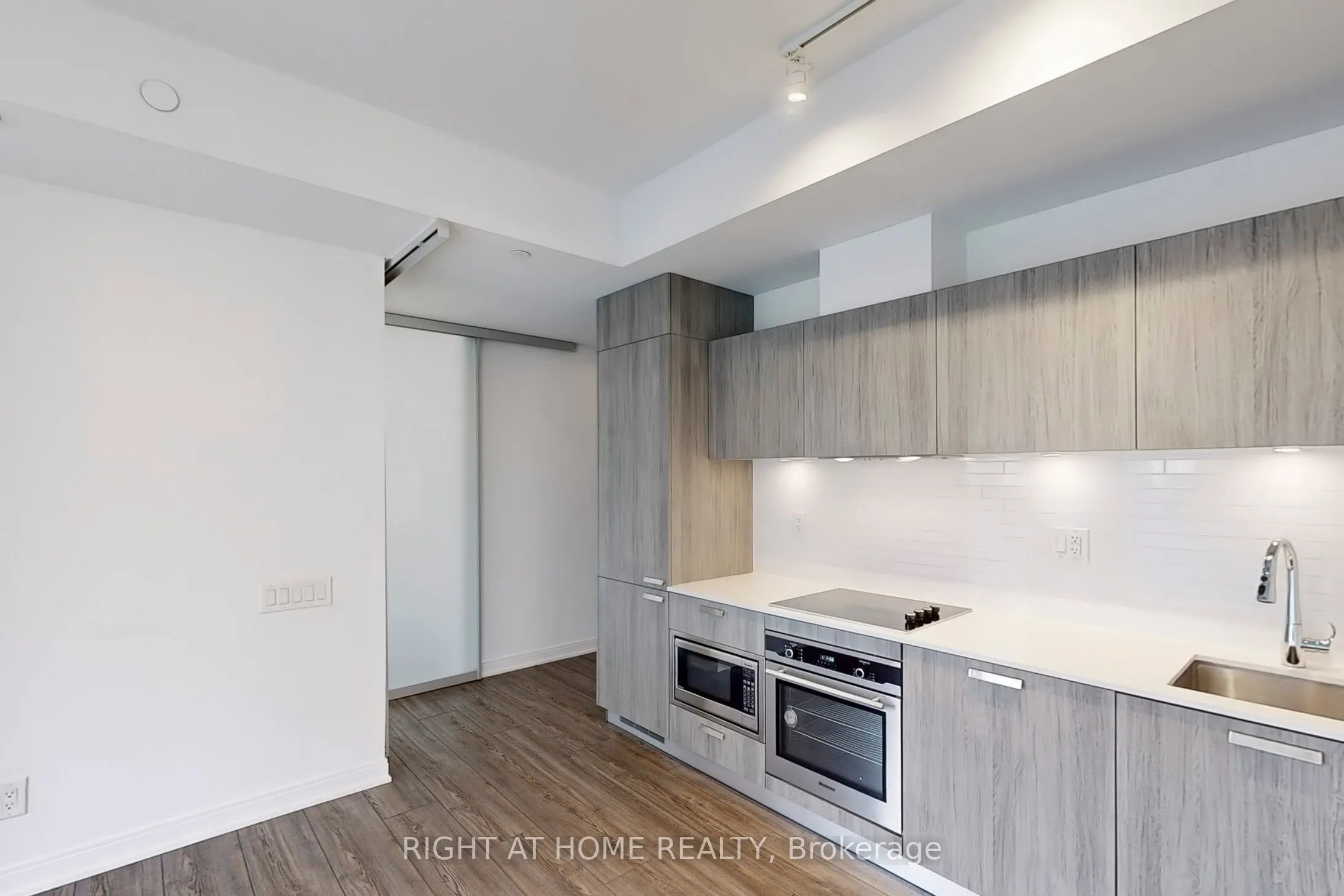 50 Charles Street E, #401