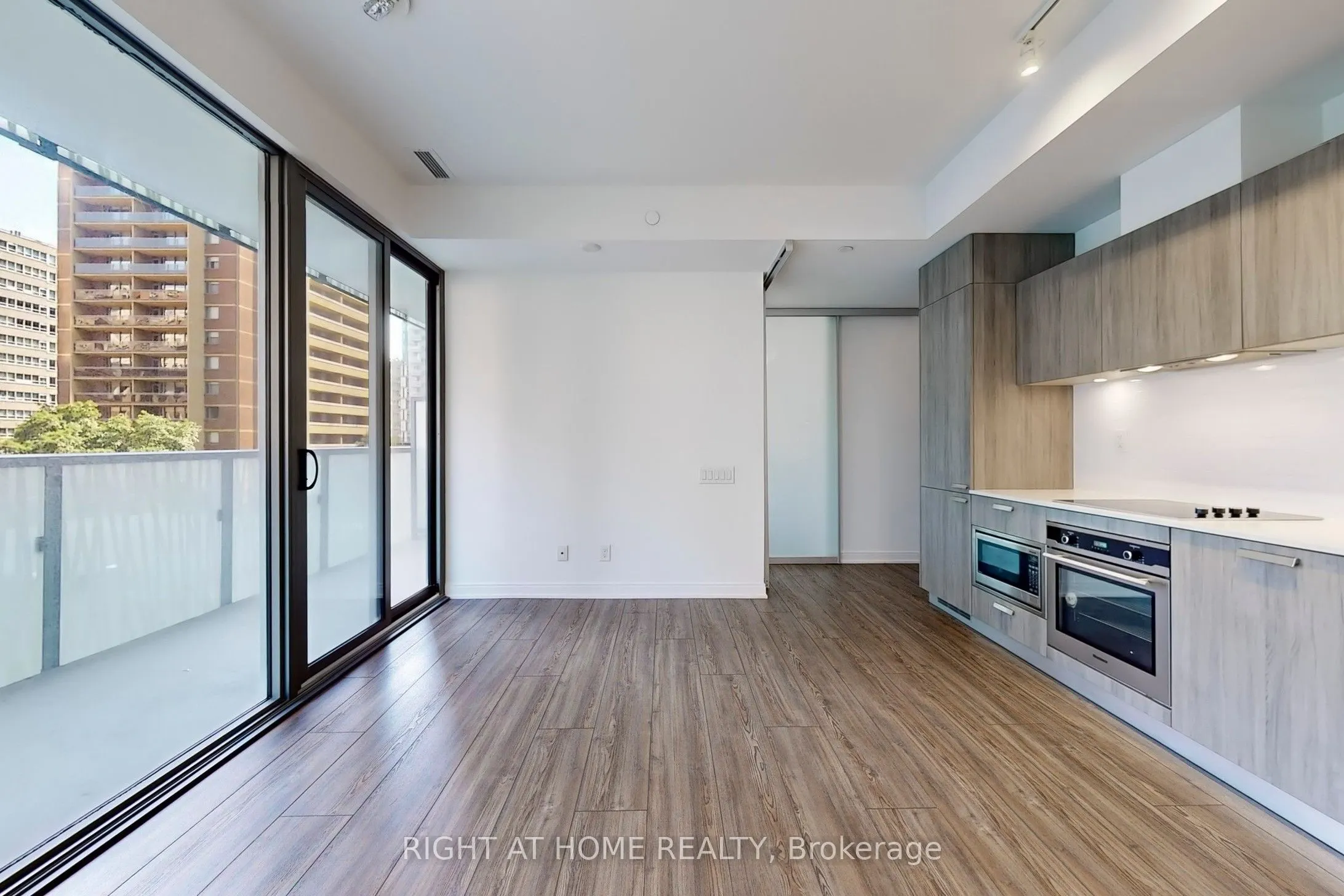 50 Charles Street E, #401