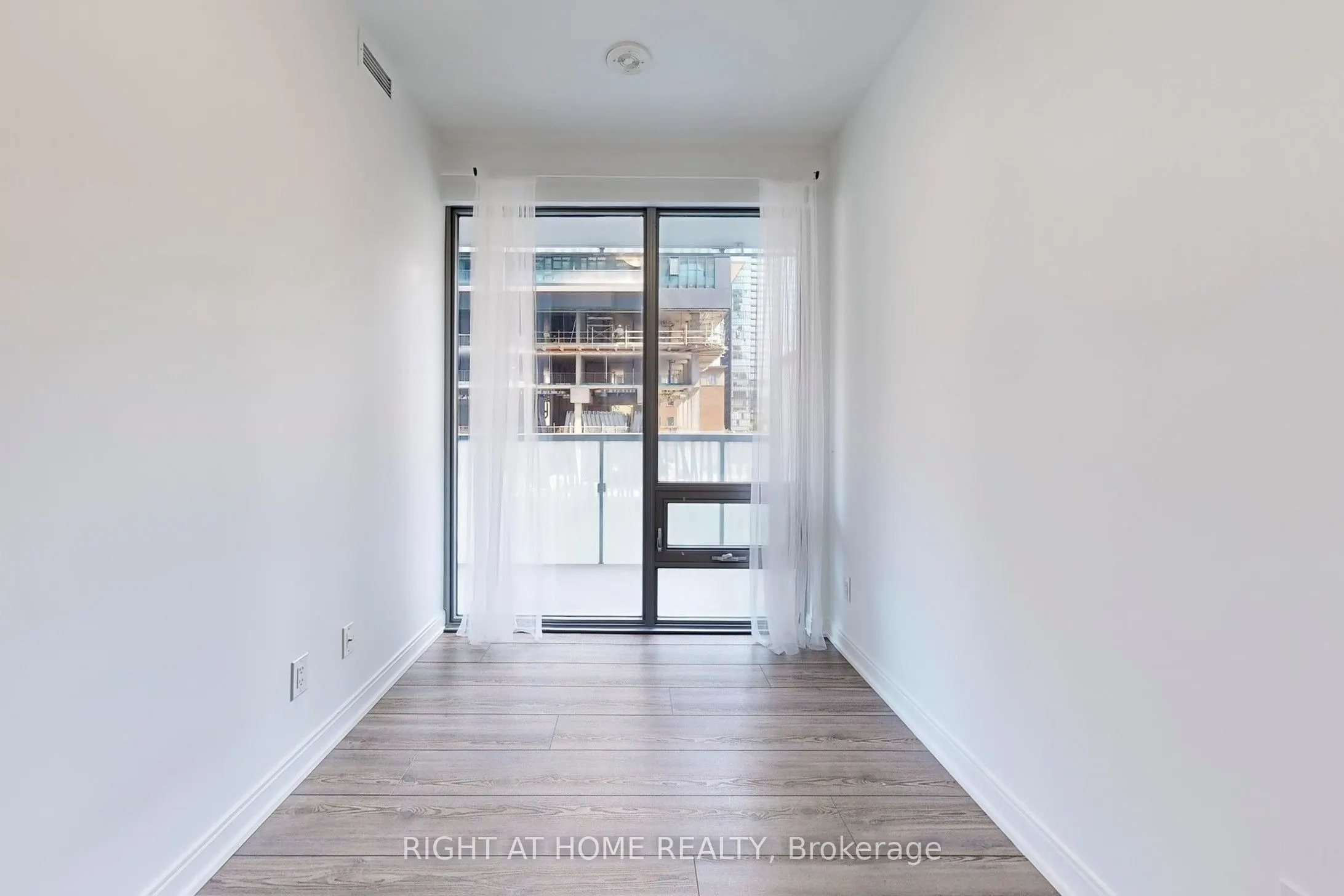 50 Charles Street E, #401