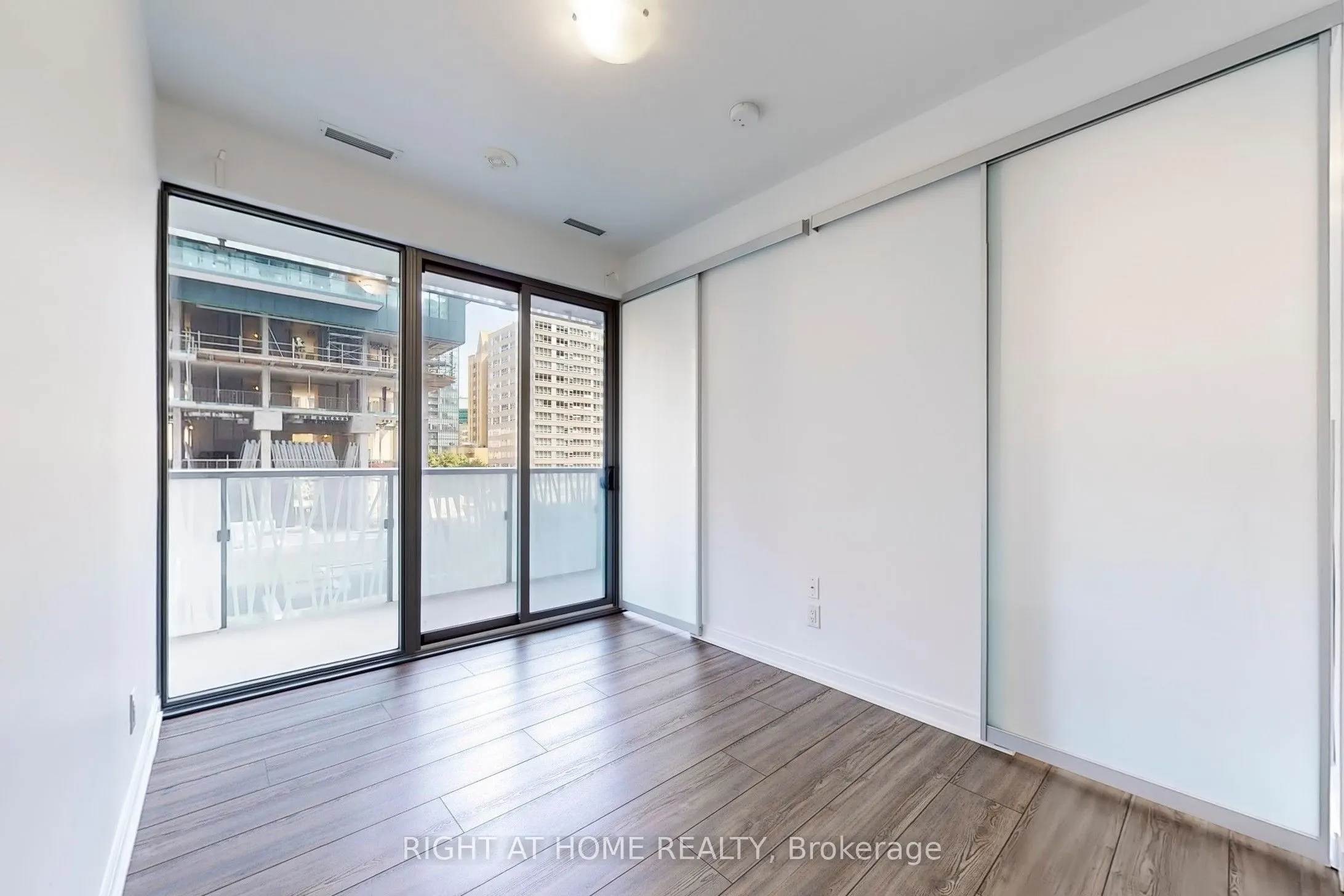 50 Charles Street E, #401